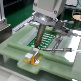 自動焊錫機(jī) 自動焊錫機(jī)